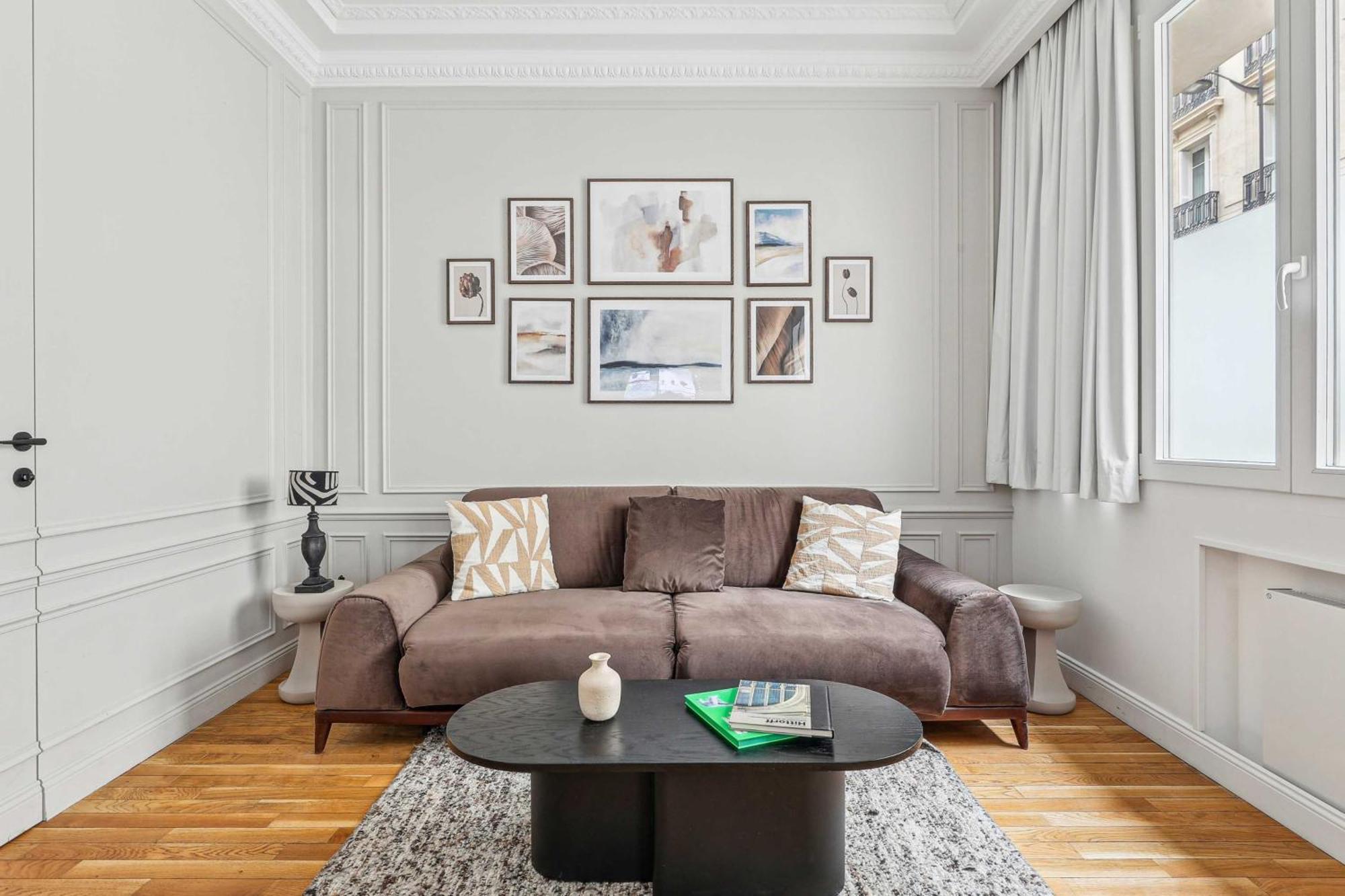 Interior Design - 6p-2br - Tour Eiffel Paris