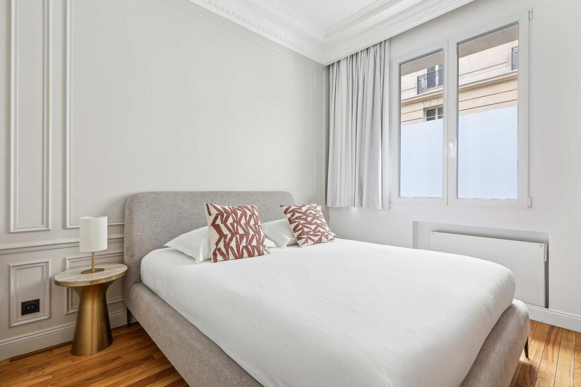 Apartment Interior Design - 6p-2br - Tour Eiffel Paris
