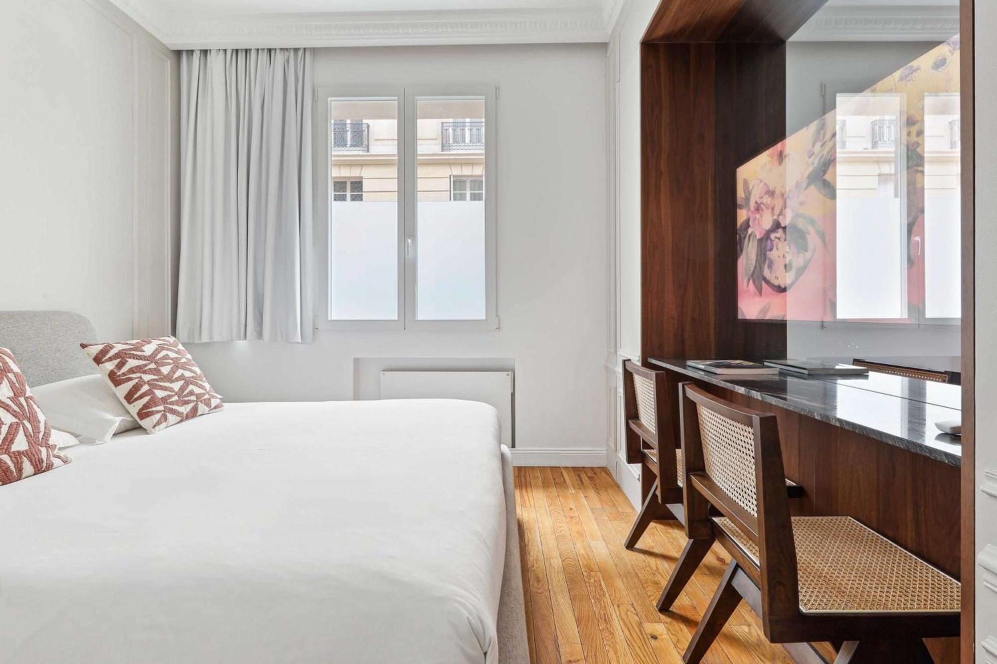Interior Design - 6p-2br - Tour Eiffel Paris